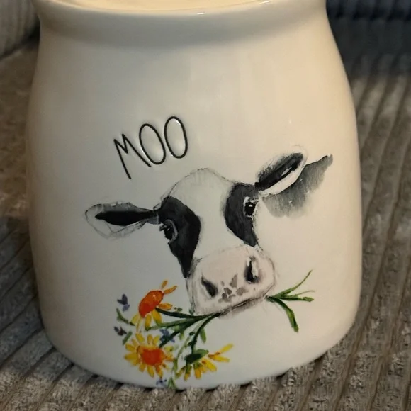 Rae Dunn Cow 🐄 with Flowers Canister- Farmhouse style- New - Picture 5 of 9